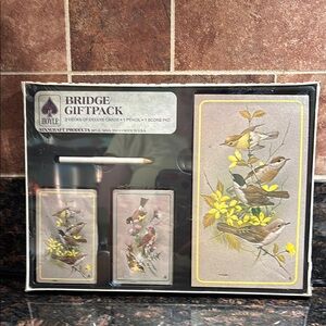 Vintage Hoyle Bridge Giftpack 2 Decks of Deluxe Cards 1 Pencil 1 Scorepad